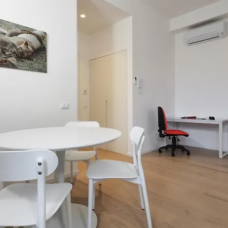 Contempora - One-bedroom Near The Park Montenapoleone - Brera * Milano